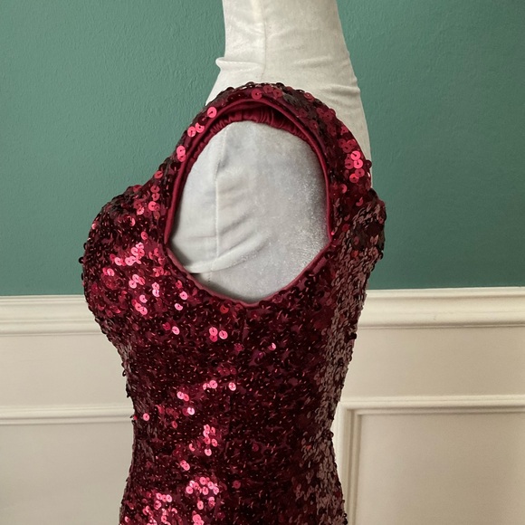 Maniju off the shoulder sequin gown with high side slit. Large - Picture 11 of 16